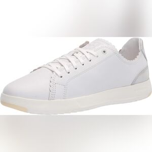 Cole Haan Sneakers Size: 9.5